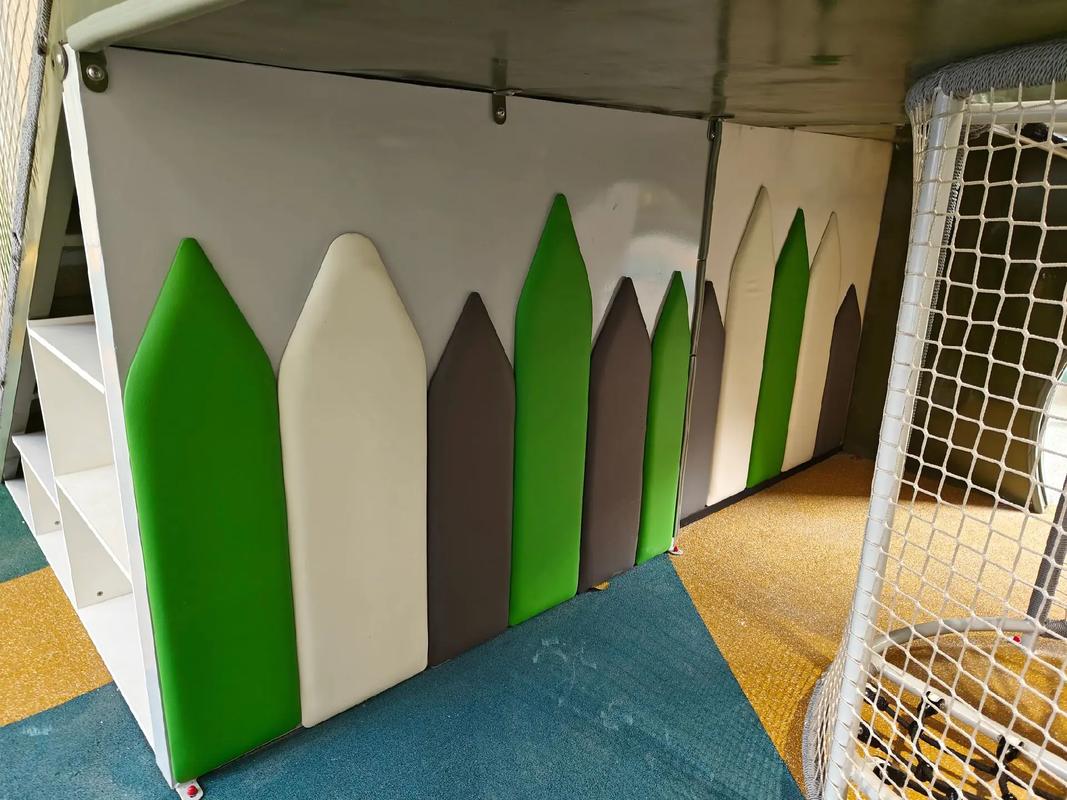 中山遠(yuǎn)洋天著架空層小非標(biāo)康體設(shè)施全面竣工，搖馬、蹺蹺板與健身設(shè)備完善社區(qū)活力空間